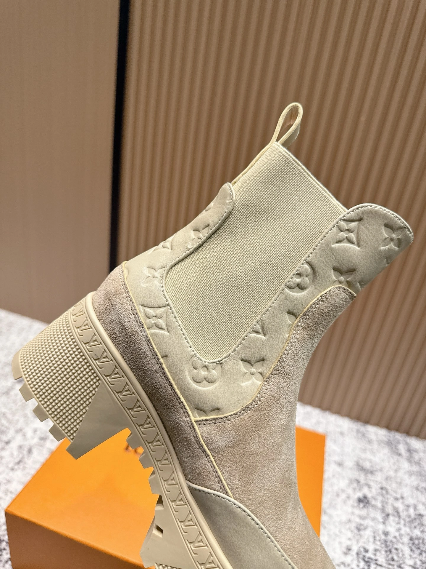 COCO-- 8V 1AC7WU cowhide Heel height ：7cm Waterproof：3.5cm item:E-X362J2908